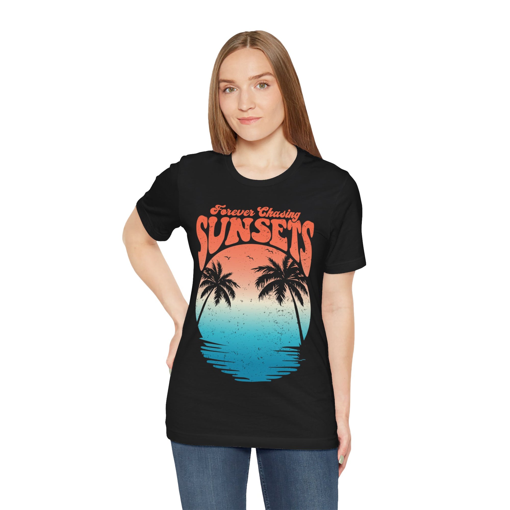 CHASING SUNSET Women&#39;s Relaxed Short Sleeve Tee - T&amp;L Apparel Store