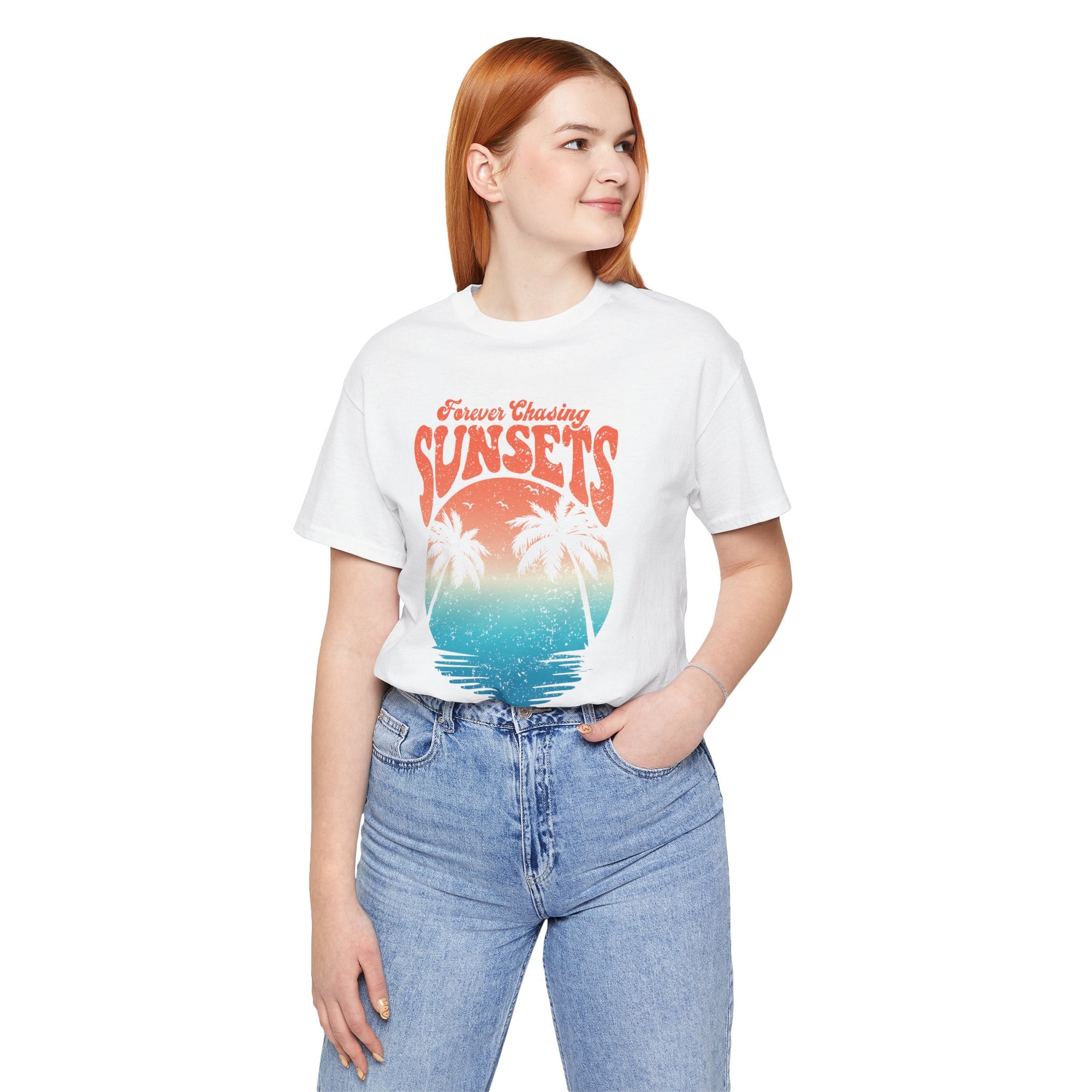 CHASING SUNSET Women&#39;s Relaxed Short Sleeve Tee
